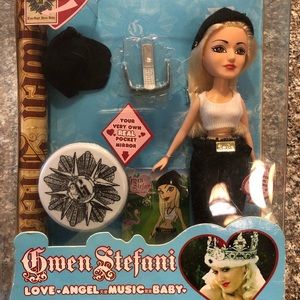 Gwen’s Hollaback Doll!